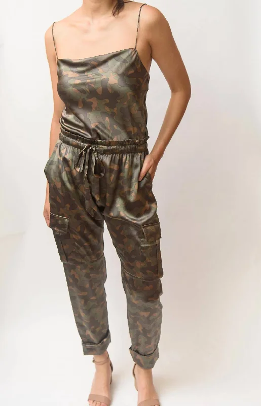 Steals and Deals Carmen Cargo Pant In Camo