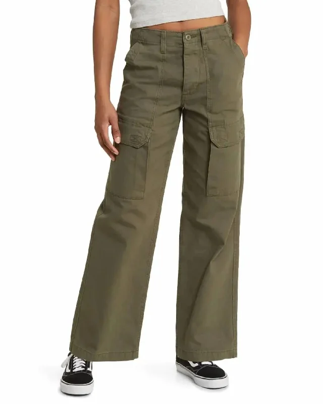 Special Offer Arroyo Wide Leg Cargo Pants In Grape Leaf